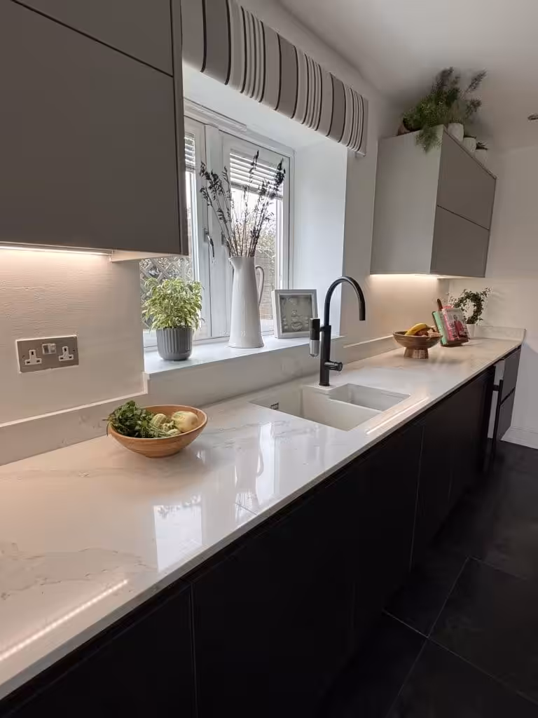 Recent Projects | A Show-Stopping Handleless Kitchen Redditch: Perfect for Entertaining Recent Projects | A Show-Stopping Handleless Kitchen Redditch: Perfect for Entertaining