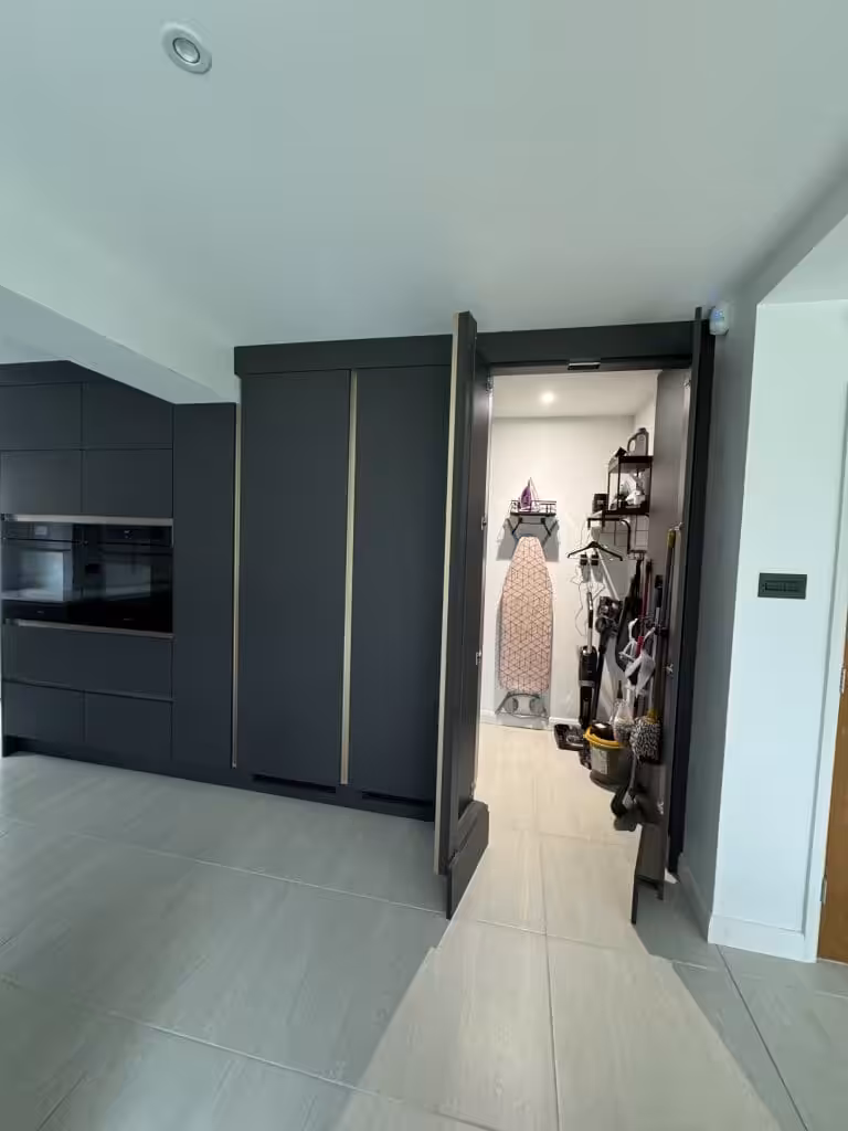 Recent Projects | From Vision to Reality: A Luxurious True Handleless Kitchens & Bespoke Interiors by Tefore