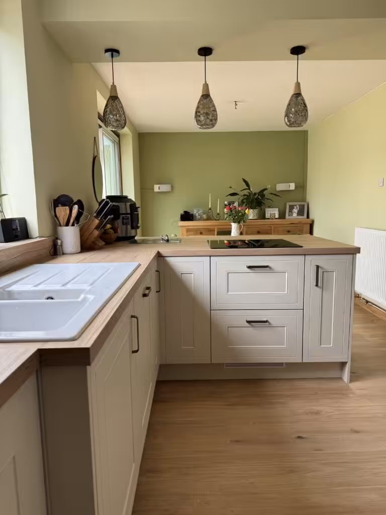 Recent Projects | A Beautiful Kitchen Installation in Redditch Recent Projects | A Beautiful Kitchen Installation in Redditch