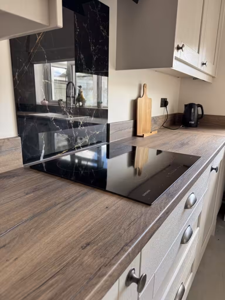 Recent Projects | Elegant Kitchen – Designed, Supplied & Installed in Redditch Recent Projects | Elegant Kitchen – Designed, Supplied & Installed in Redditch