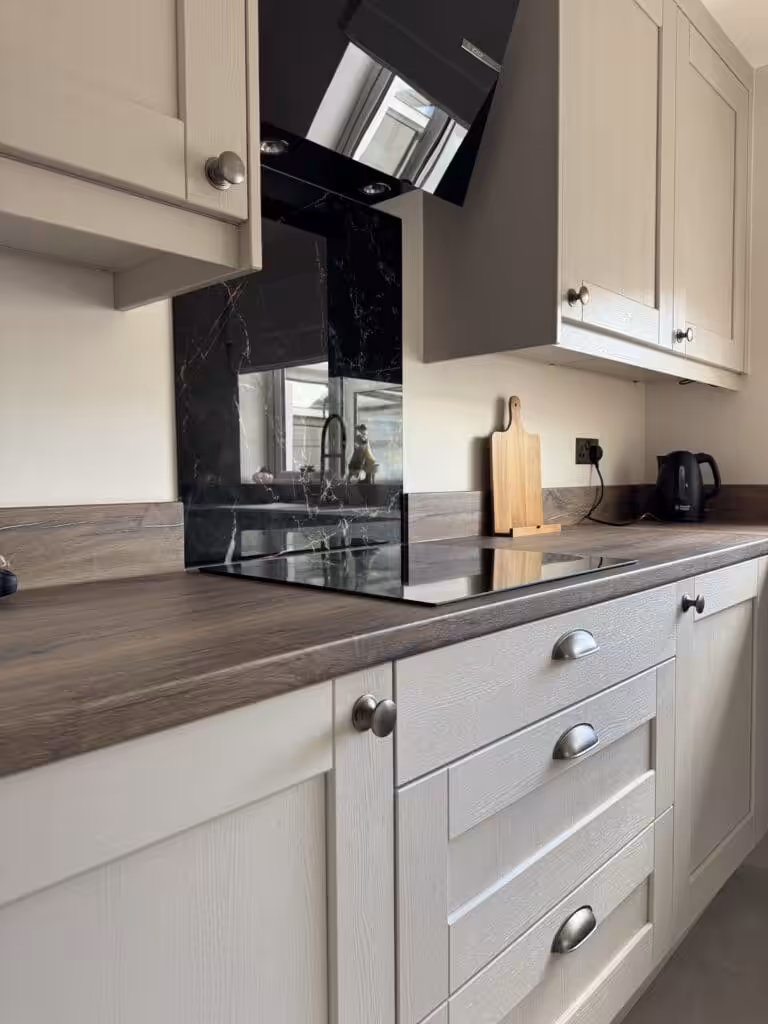 Recent Projects | Elegant Kitchen – Designed, Supplied & Installed in Redditch Recent Projects | Elegant Kitchen – Designed, Supplied & Installed in Redditch