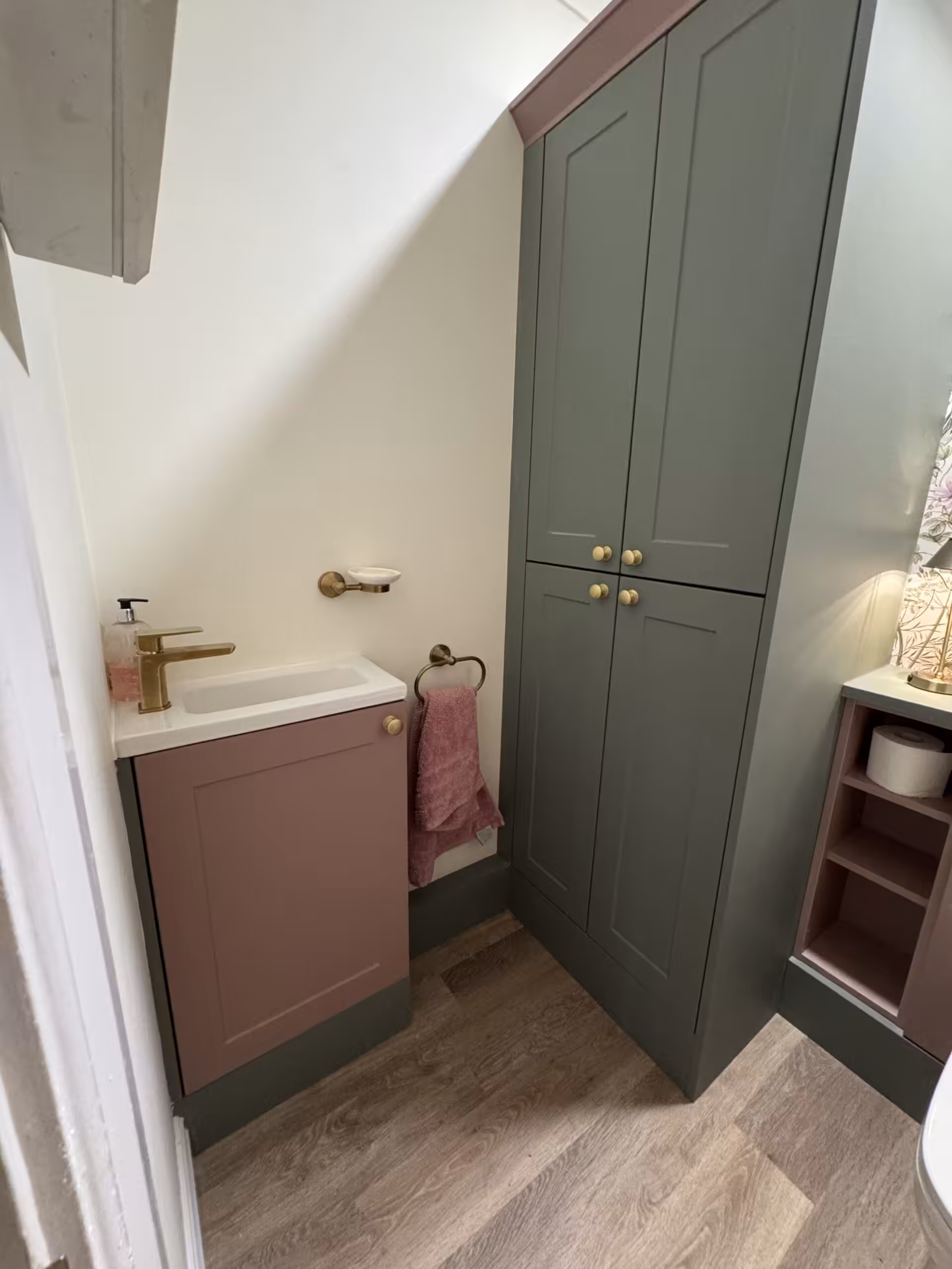 Recent Projects | A Stunning Return Transformation: From Dated to a Family-Approved “Barbie Dream” Kitchen Recent Projects | A Stunning Return Transformation: From Dated to a Family-Approved “Barbie Dream” Kitchen