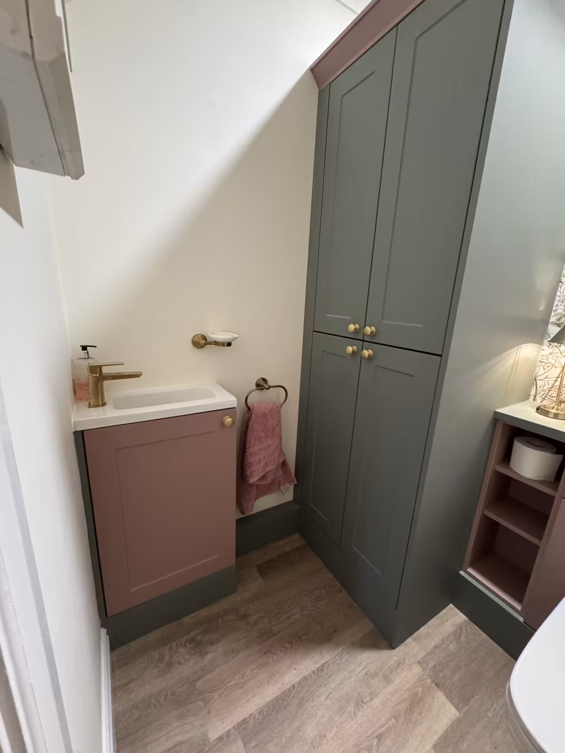 Recent Projects | A Stunning Return Transformation: From Dated to a Family-Approved “Barbie Dream” Kitchen Recent Projects | A Stunning Return Transformation: From Dated to a Family-Approved “Barbie Dream” Kitchen