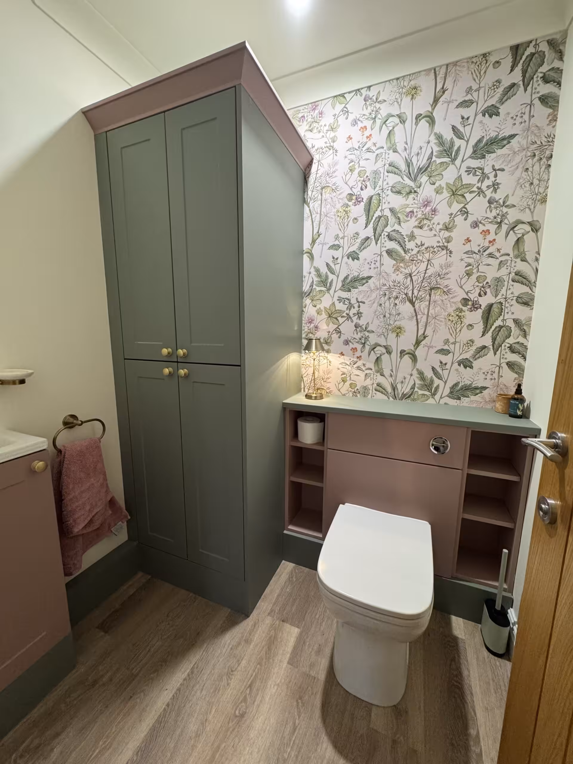 Recent Projects | A Stunning Return Transformation: From Dated to a Family-Approved “Barbie Dream” Kitchen Recent Projects | A Stunning Return Transformation: From Dated to a Family-Approved “Barbie Dream” Kitchen