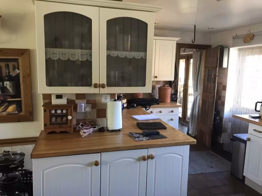 Recent Projects | A Characterful Country Kitchen Renovation Blending Tradition with Modern Living Recent Projects | A Characterful Country Kitchen Renovation Blending Tradition with Modern Living